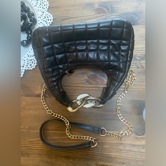 Urban Expressions Quilted Black Vegan Leather Bag - Picture 3 of 9